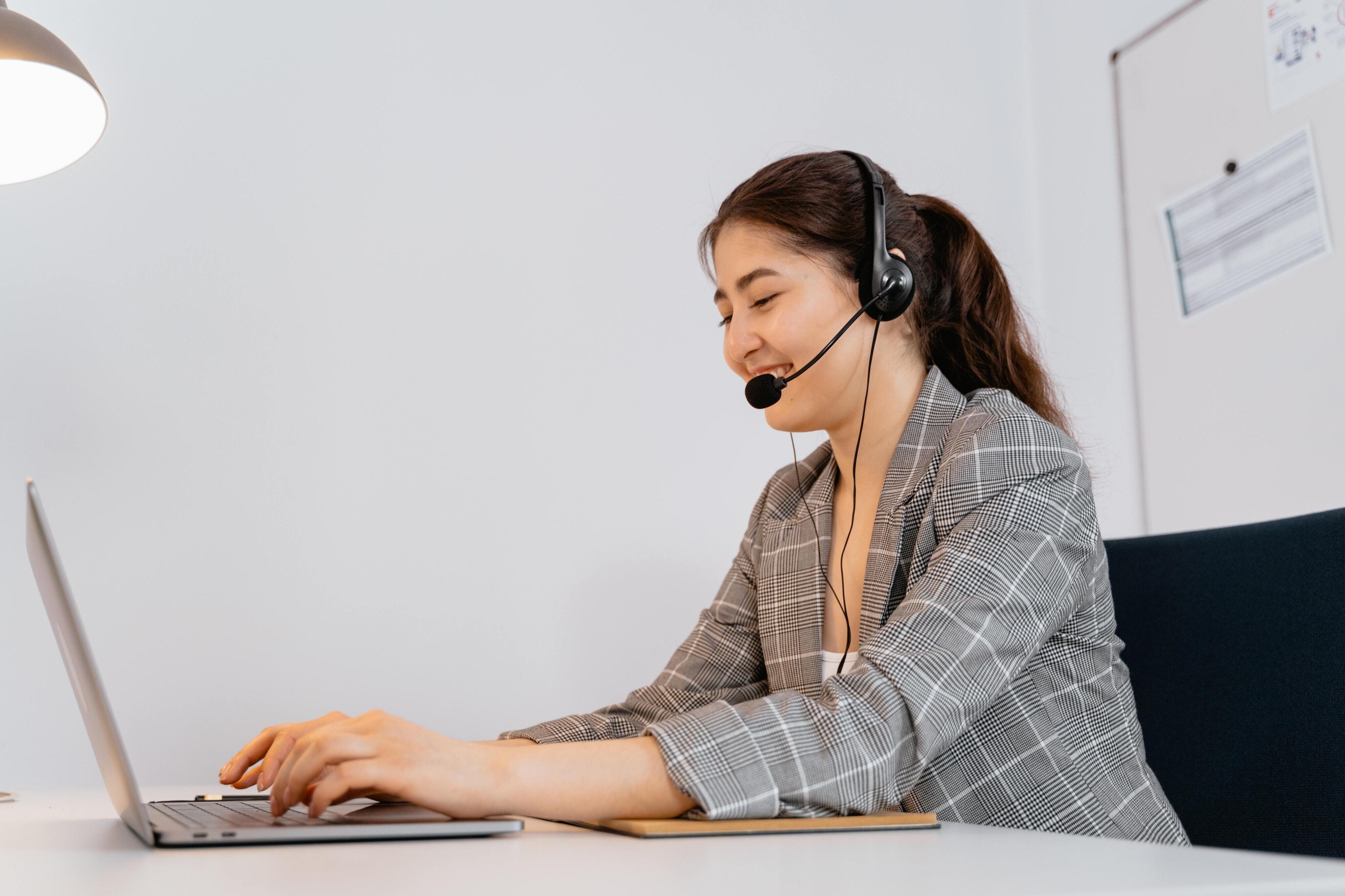 woman at call center